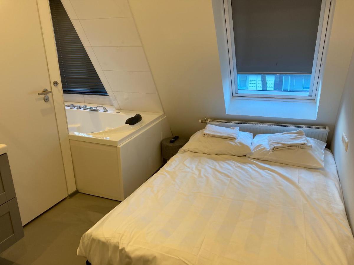 Hotel-Chao Nl 24 Hours Open Утрехт Экстерьер фото