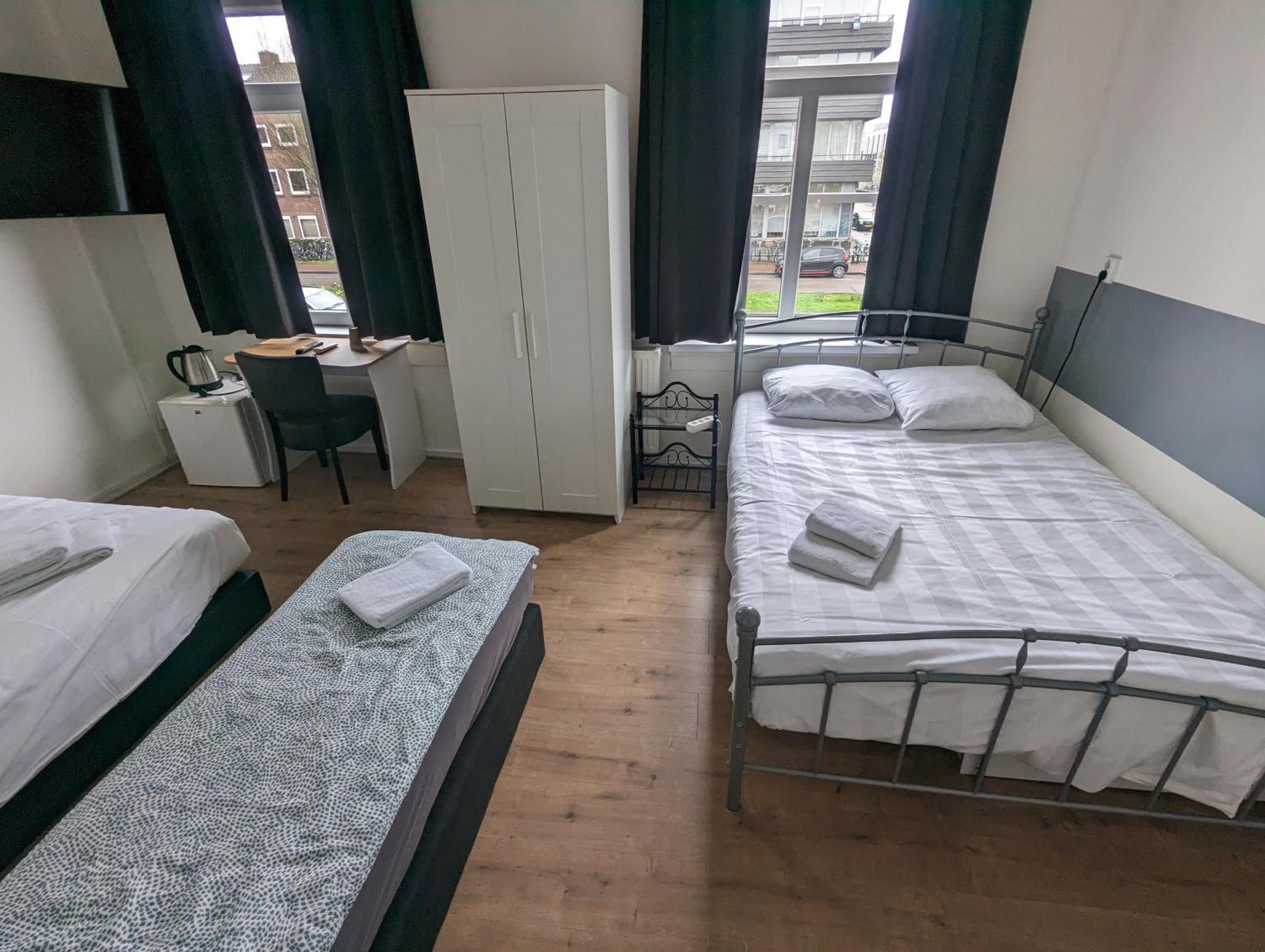Hotel-Chao Nl 24 Hours Open Утрехт Экстерьер фото