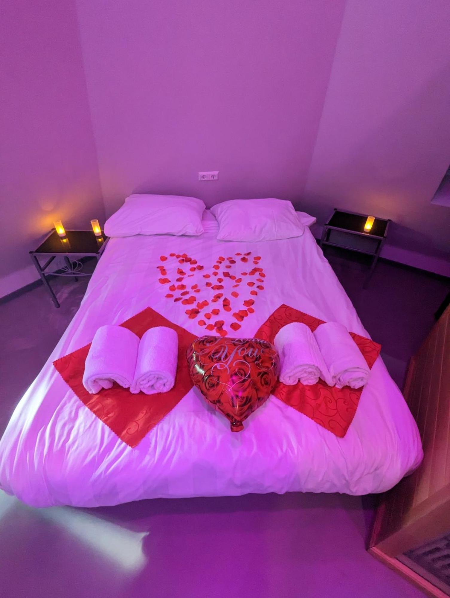 Hotel-Chao Nl 24 Hours Open Утрехт Экстерьер фото