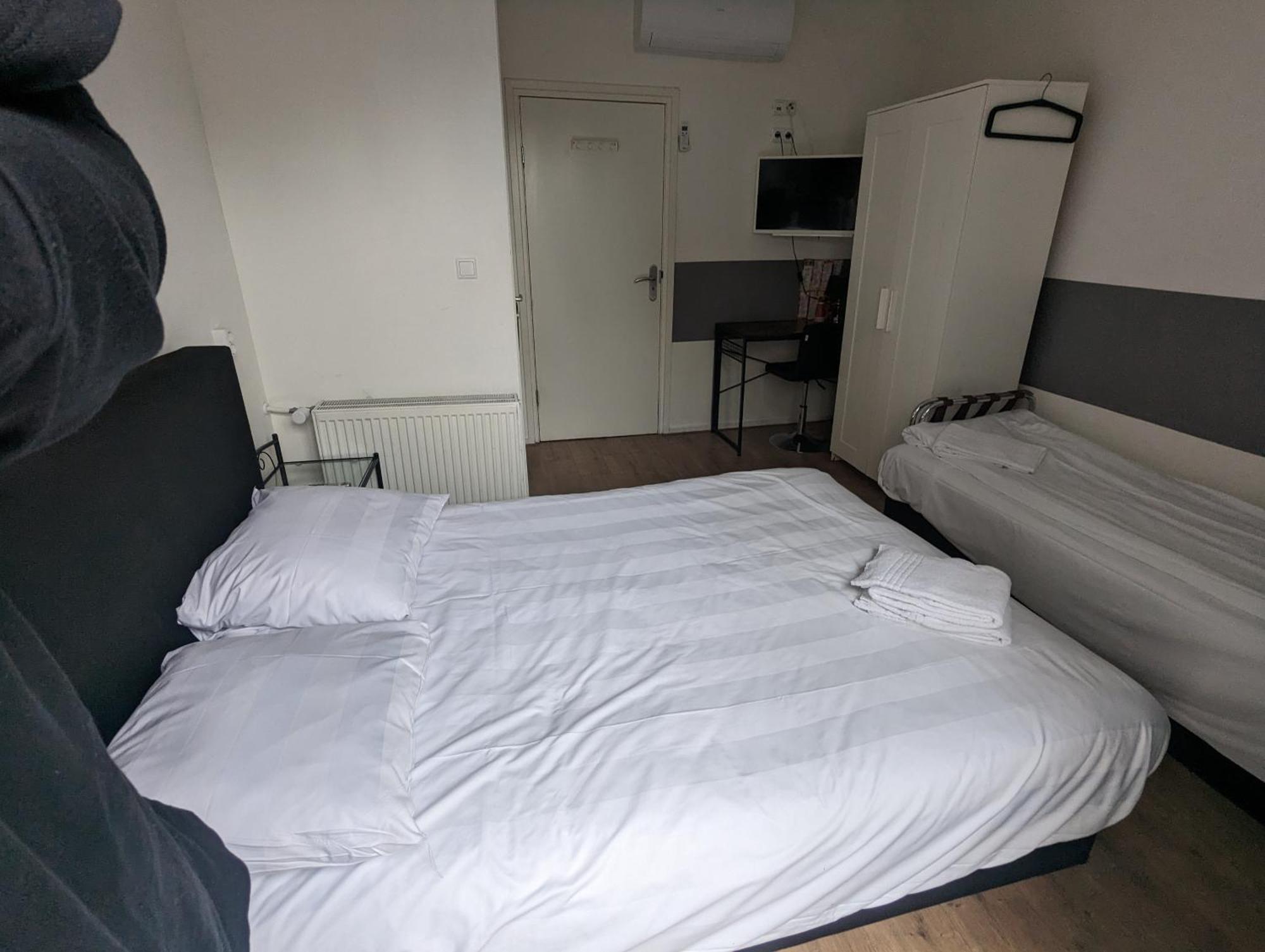 Hotel-Chao Nl 24 Hours Open Утрехт Экстерьер фото