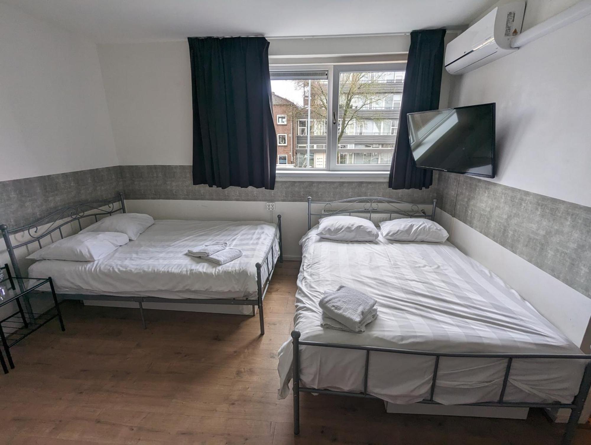 Hotel-Chao Nl 24 Hours Open Утрехт Экстерьер фото