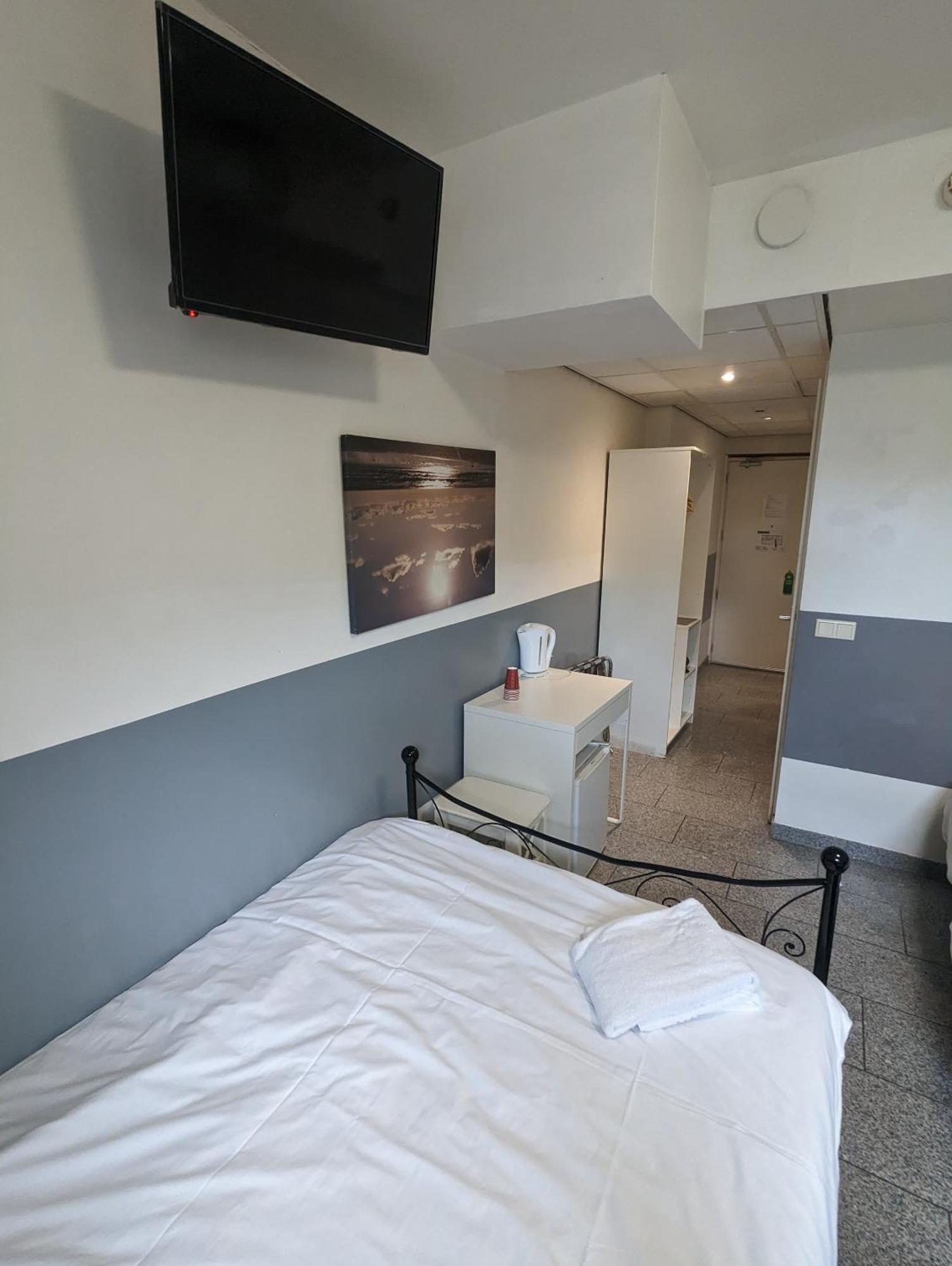 Hotel-Chao Nl 24 Hours Open Утрехт Экстерьер фото