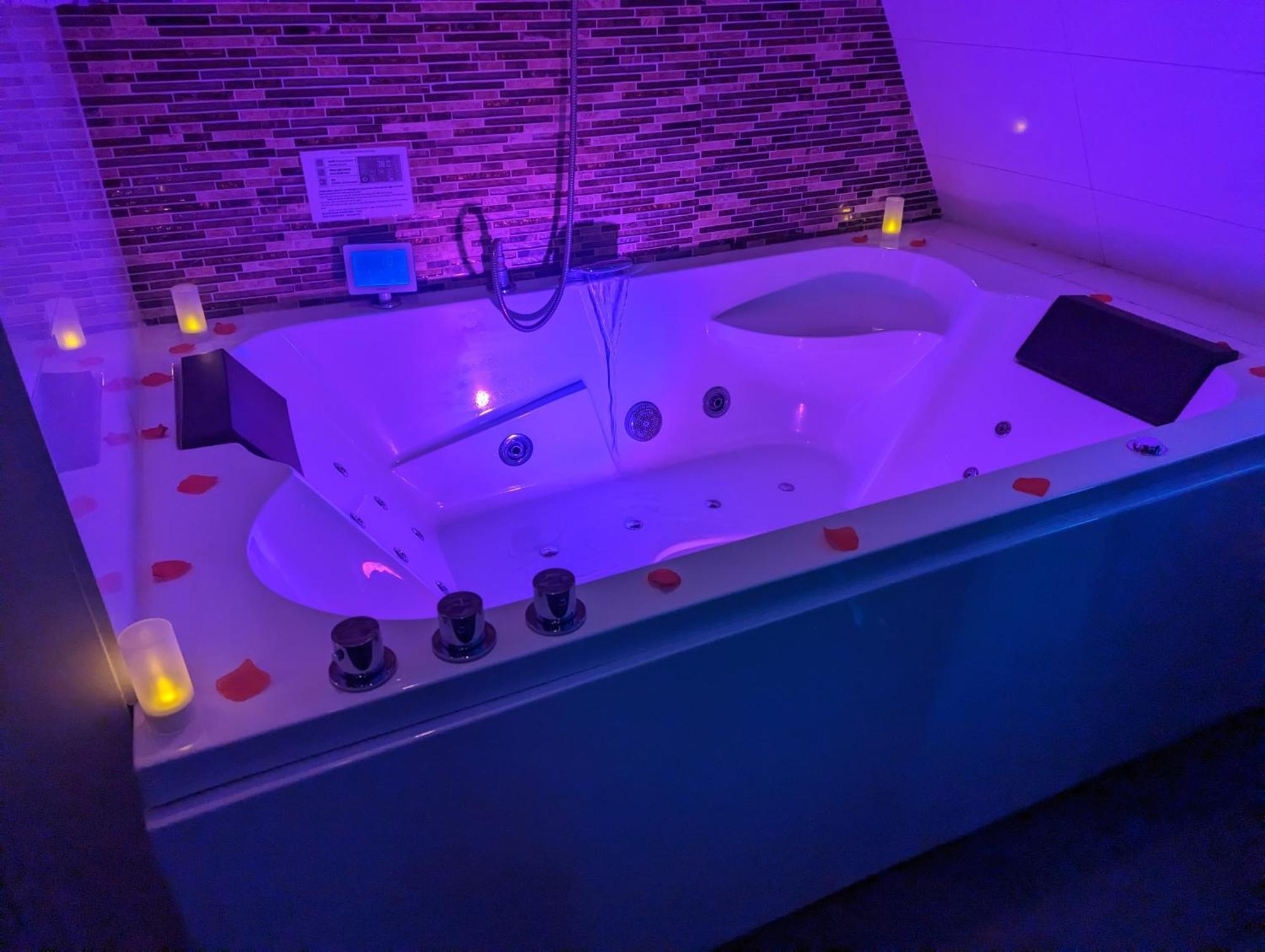 Hotel-Chao Nl 24 Hours Open Утрехт Экстерьер фото