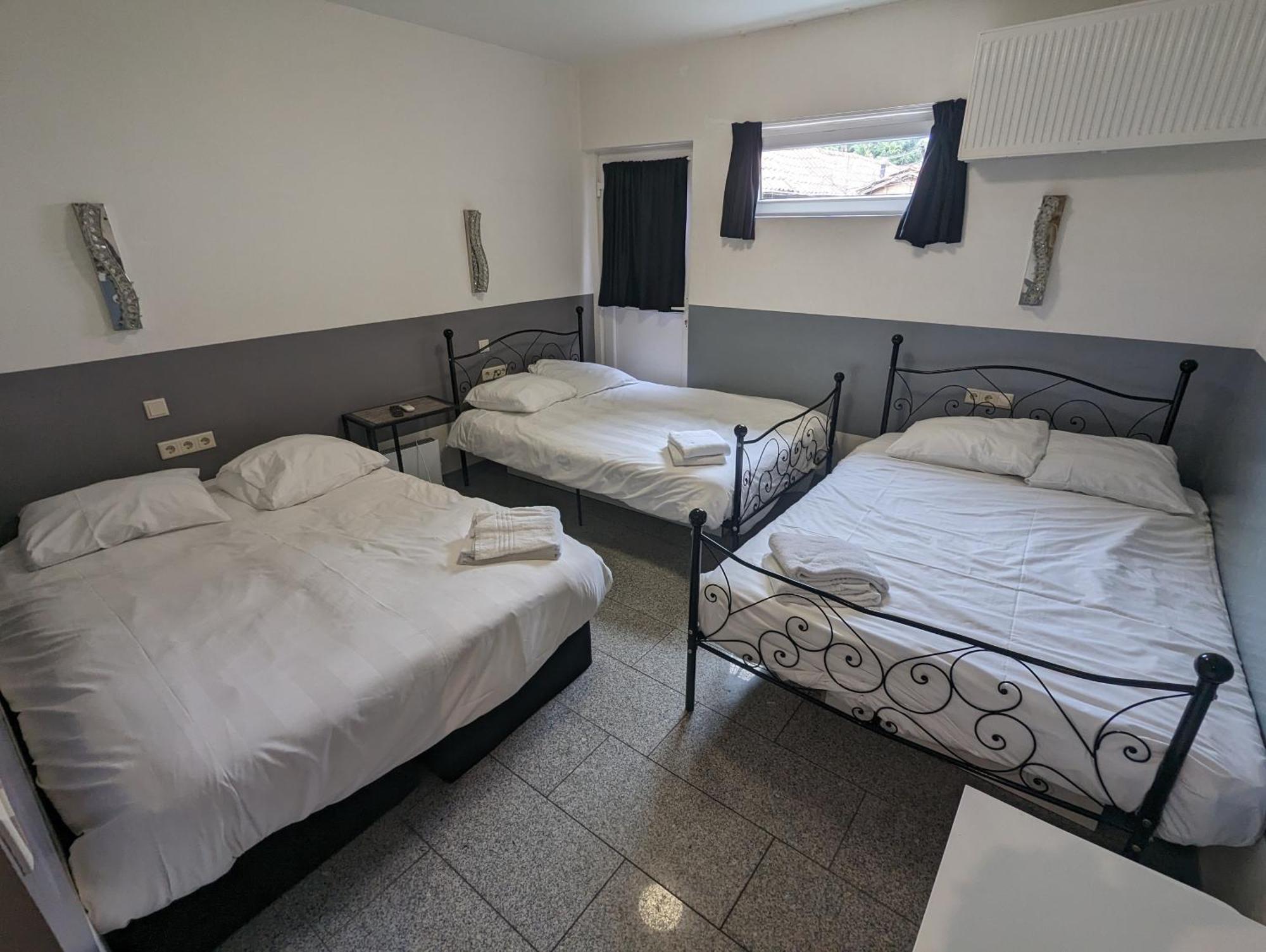Hotel-Chao Nl 24 Hours Open Утрехт Экстерьер фото