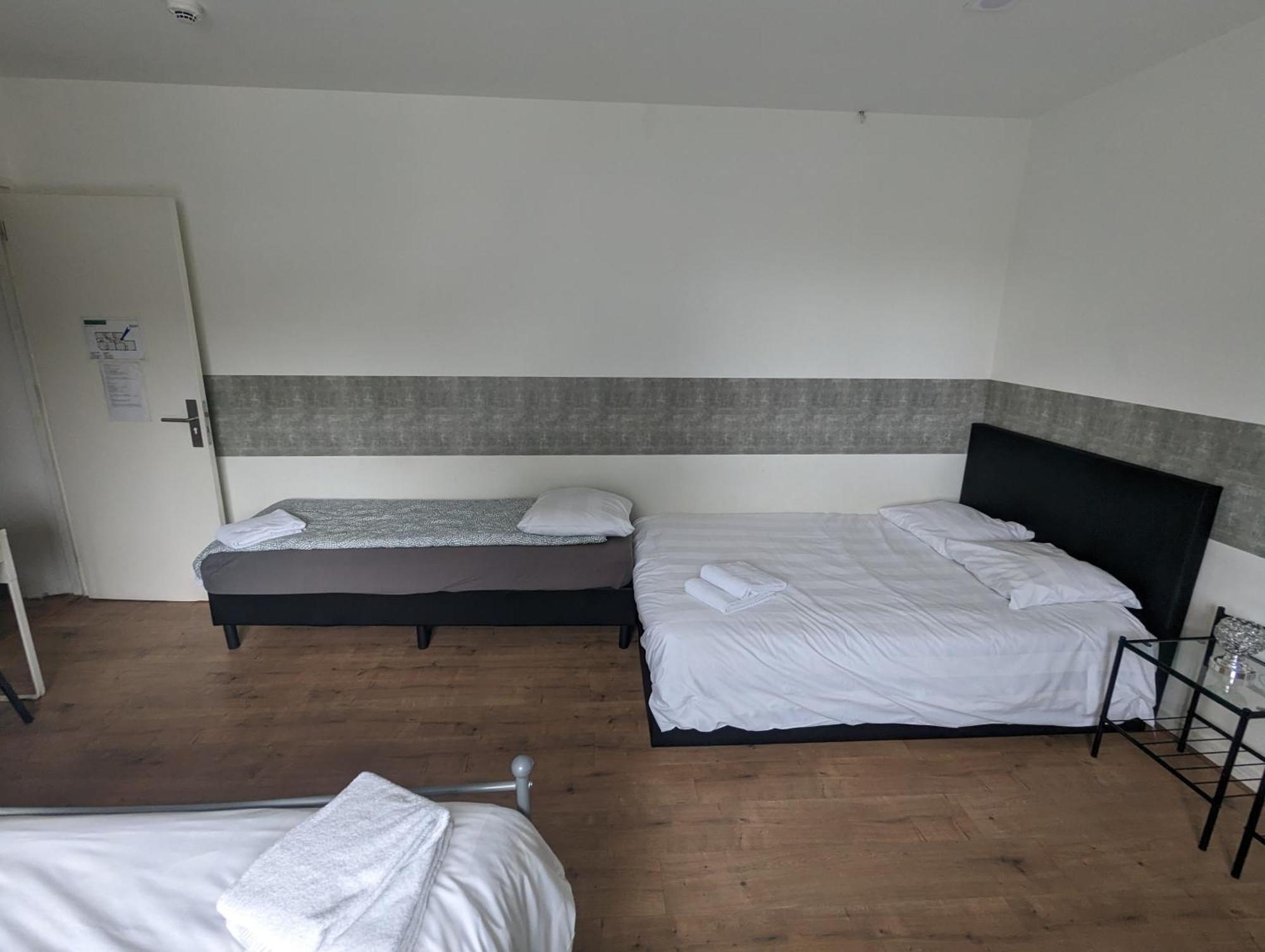 Hotel-Chao Nl 24 Hours Open Утрехт Экстерьер фото