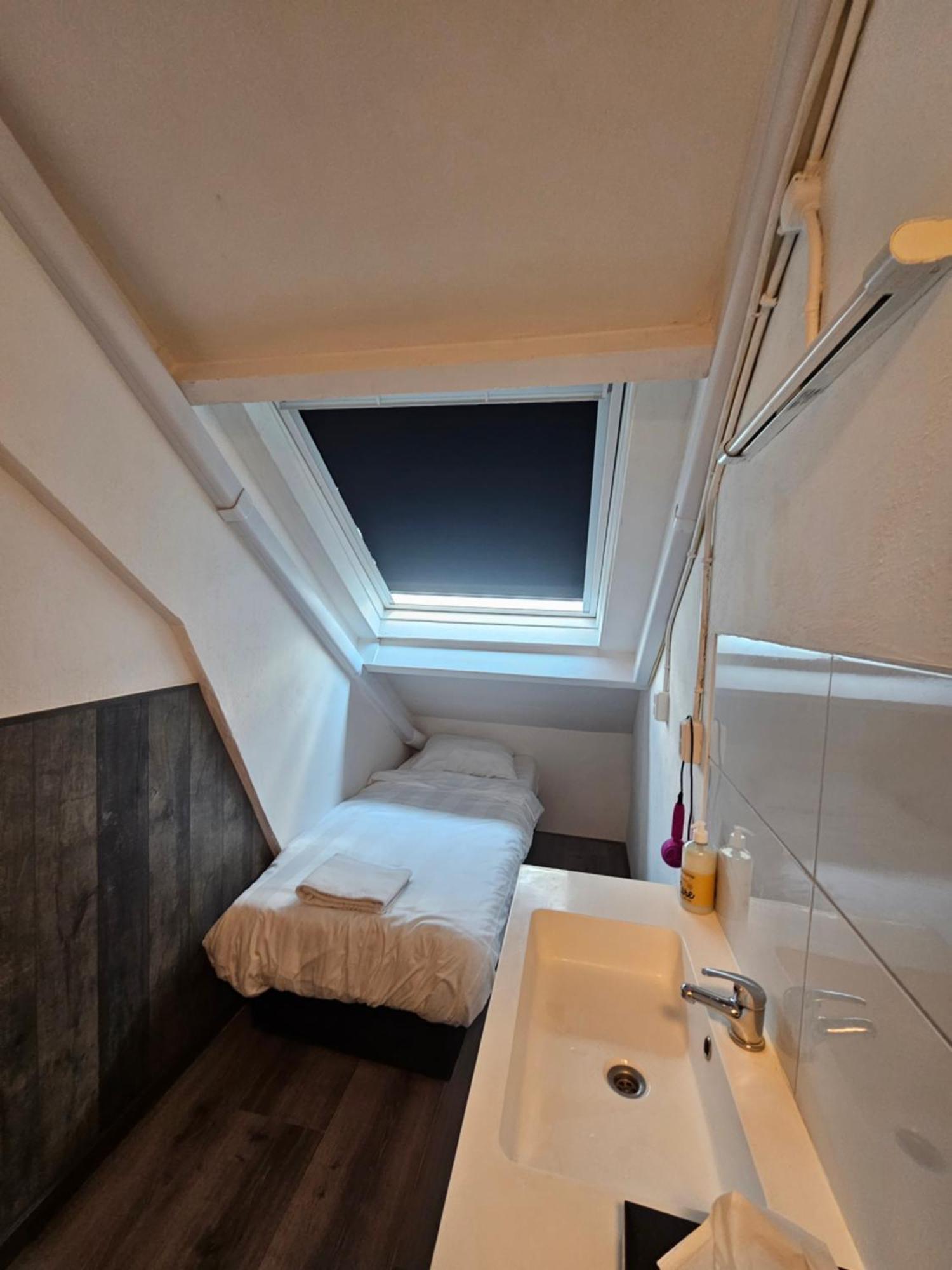 Hotel-Chao Nl 24 Hours Open Утрехт Экстерьер фото