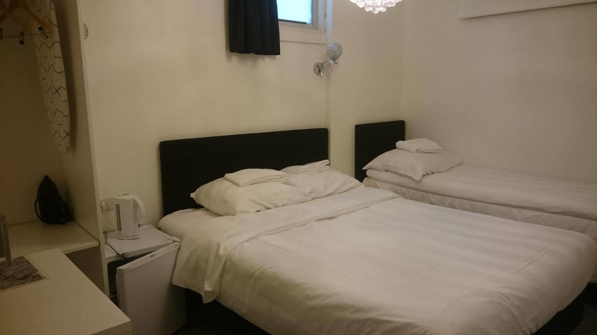 Hotel-Chao Nl 24 Hours Open Утрехт Экстерьер фото